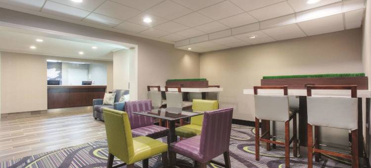 亚特兰大罗斯韦尔拉昆塔温德姆套房酒店(La Quinta Inn & Suites by Wyndham Atlanta Roswell)图片