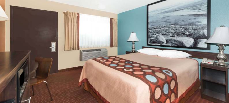 米德韦斯特城速8酒店(Super 8 by Wyndham Midwest City OK)图片