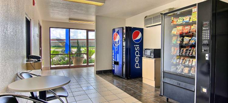 克恩斯维尔6号汽车旅馆(Motel 6 Kingsville, TX)图片