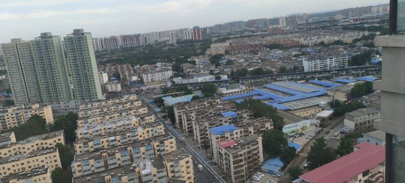 MBZjzy12702公寓(芳菲路1号分店)图片