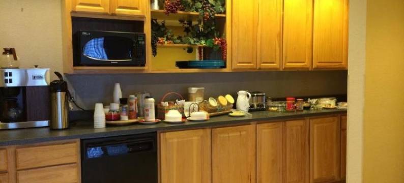 布拉夫顿美洲最佳价值套房酒店(Americas Best Value Inn & Suites Bluffton)图片