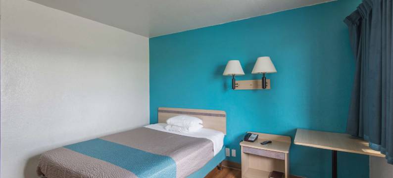 密苏里堪萨斯城 - 机场 6 号汽车旅馆(Motel 6 Kansas City, MO - Airport)图片