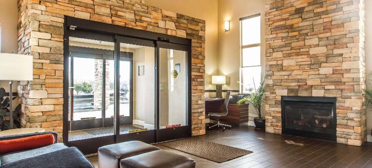 红木国家舒适套房酒店(Comfort Inn & Suites Redwood Country)图片