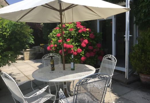 Spinneycross Hotel Overview