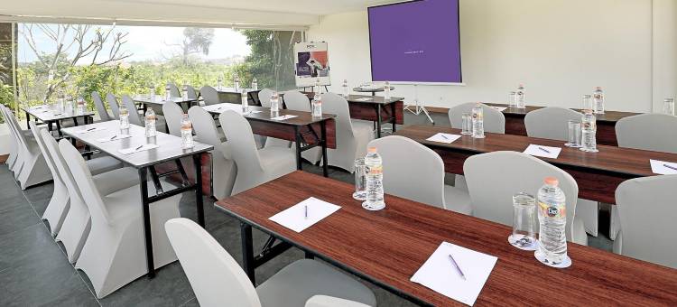 金巴兰海滩福克斯酒店(Fox Hotel Jimbaran Beach Bali)图片