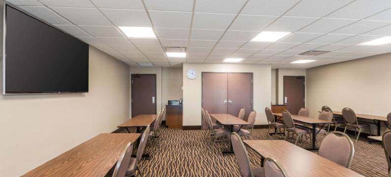 西德梅茵乔丹溪附近的舒眠套房酒店(Sleep Inn & Suites West des Moines Near Jordan Creek)图片