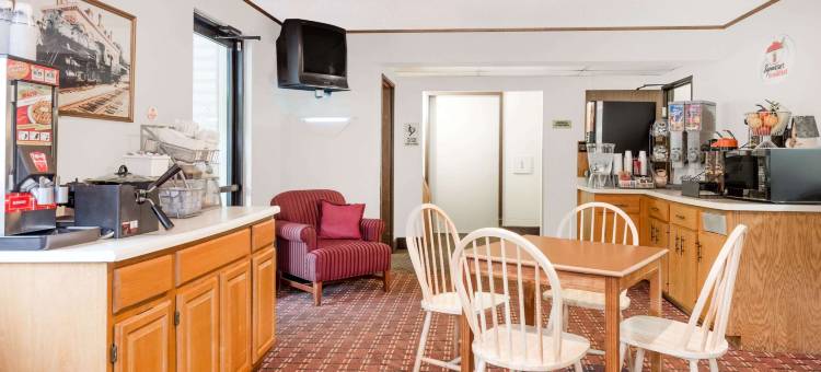 拉瓦尔-坎伯兰地区速8酒店(Super 8 by Wyndham la Vale/Cumberland Area)图片