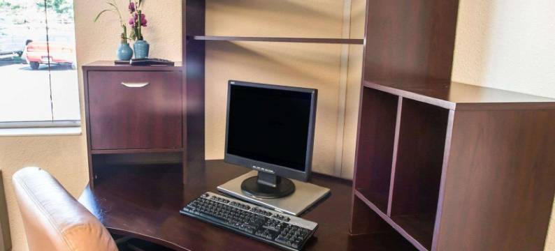 格里利罗德威酒店(Rodeway Inn Greeley)图片