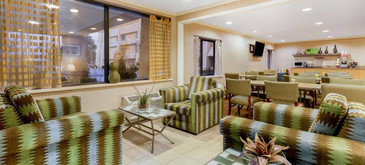 芝加哥威罗布鲁克拉昆塔温德姆酒店(La Quinta Inn by Wyndham Chicago Willowbrook)图片