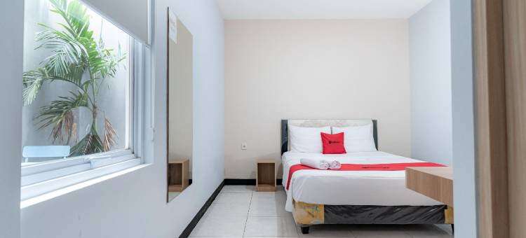 RedDoorz靠近Lippo Mall Puri(RedDoorz Near Puri Indah Lippo Mall 2)图片
