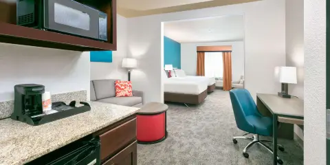 阿林頓娛樂區舒適套房酒店