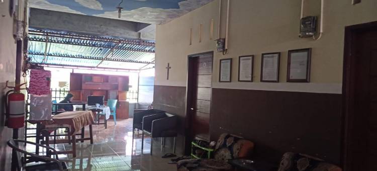 OYO 酒店777号巴鲁加旅馆靠近肯达里萨雷沃音乐工作室(Hotel O Pondok Baruga 777 Near Sarewo Musik Studio Kendari)图片