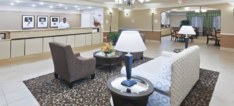 贝城拉昆塔温德姆套房酒店(La Quinta Inn & Suites by Wyndham Bay City)图片