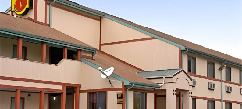 汉考克速8酒店(Super 8 by Wyndham Hancock MD)图片