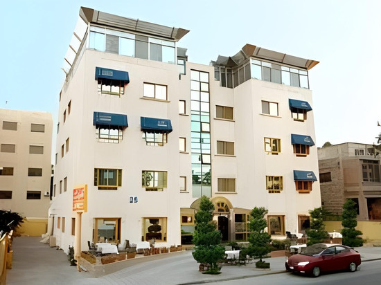 卡普里套房酒店