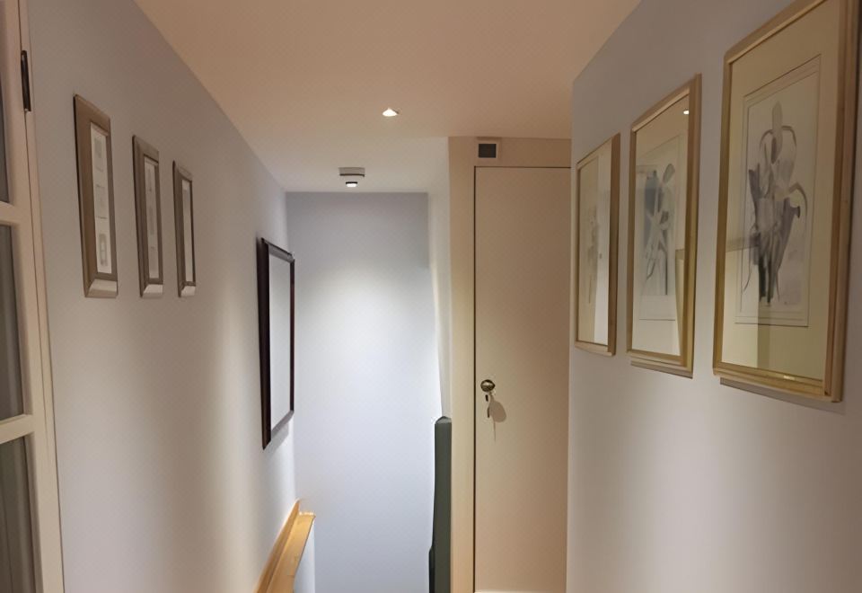 8 Owls B&B Hotel Overview