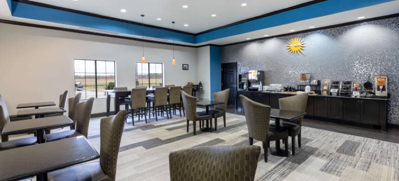 芒特普莱森特拉昆塔温德姆套房酒店(La Quinta Inn & Suites by Wyndham Mt. Pleasant)图片