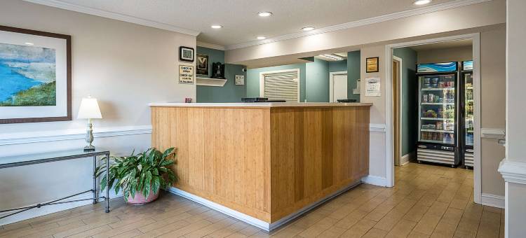 威尔明顿郊区开放式客房酒店(Suburban Studios of Wilmington)图片