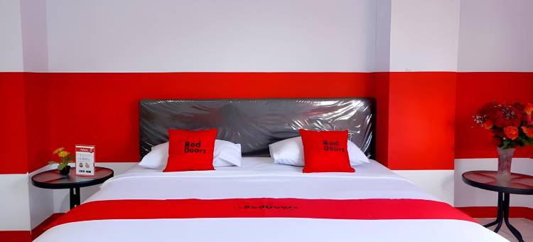 RedDoorz Near Sam Ratulangi图片