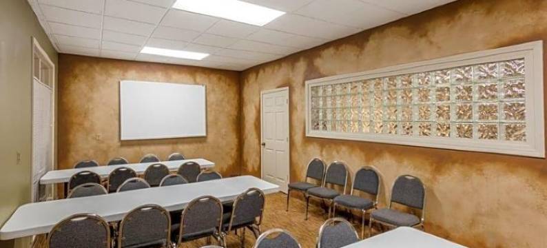 Angel Inn Near Imax, a Travelodge by Wyndham图片