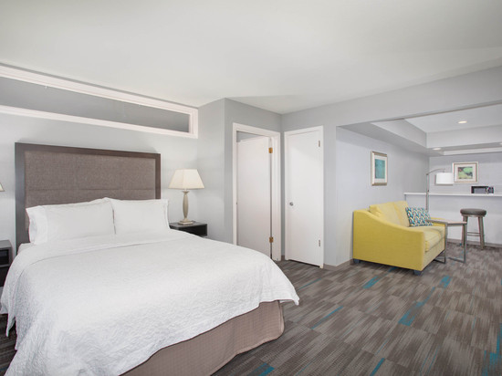 希尔顿欢朋酒店-蒙特雷