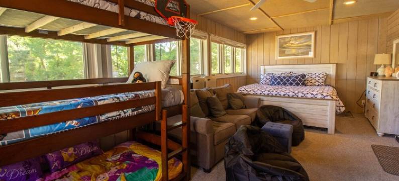 Beaches, decks and fun in the sun!! Sleeps 16+! VERY CLOSE to Lake Michigan!图片