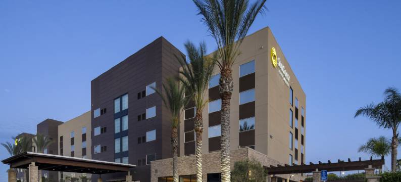 阿纳海姆阳光海岸酒店，希尔顿启缤精选(SunCoast Park Hotel Anaheim Resort, Tapestry by Hilton)图片