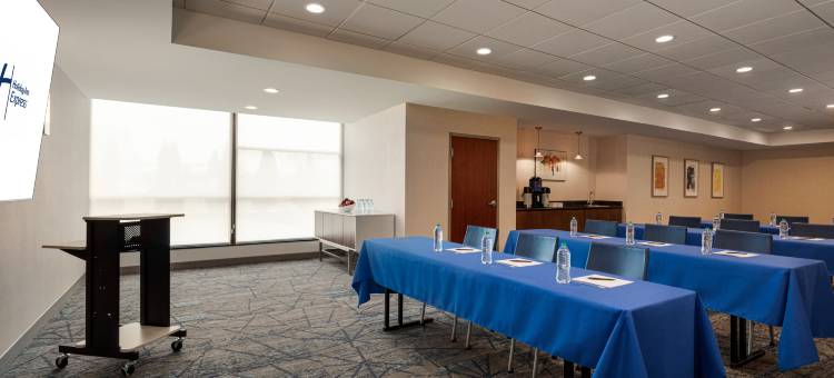 Holiday Inn Express 巴尔的摩的AT体育场(Holiday Inn Express Baltimore at the Stadiums)图片