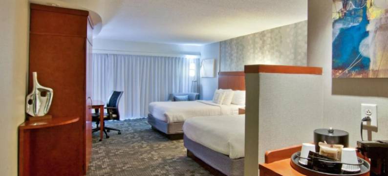 克拉克斯维尔万怡酒店(Courtyard Clarksville)图片