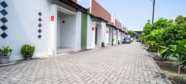 库尔科斯特伊斯兰酒店-近特加尔特兰斯马特(KoolKost Syariah Near Transmart Tegal)图片