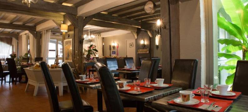 北蒙特利马中世纪之家酒店(Logis Hôtel Médiéval, Montélimar Nord)图片