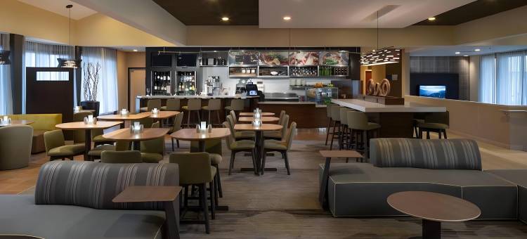 圣路易斯科瑞维科万怡酒店(Courtyard St. Louis Creve Coeur)图片