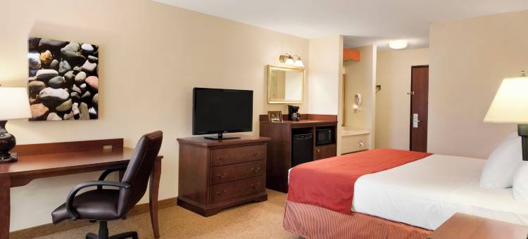 爱荷华锡达拉皮兹机场丽怡酒店(Country Inn & Suites by Radisson, Cedar Rapids Airport, IA)图片