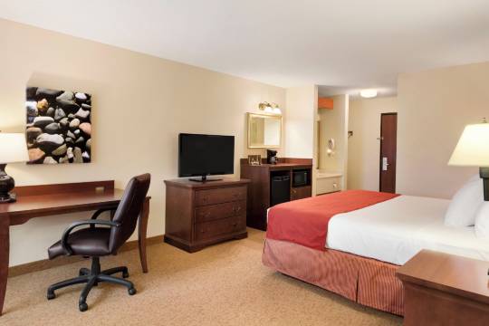 爱荷华锡达拉皮兹机场丽怡酒店(Country Inn & Suites by Radisson, Cedar Rapids Airport, IA)