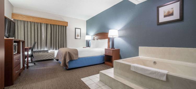 哈钦森美吟温德姆酒店(AmericInn by Wyndham Hutchinson)图片