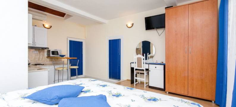 那波里公寓(Apartments and Room Napoli)图片