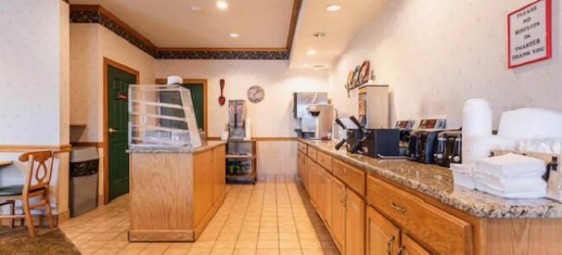 兰开斯特套房酒店(Lancaster Inn & Suites)图片