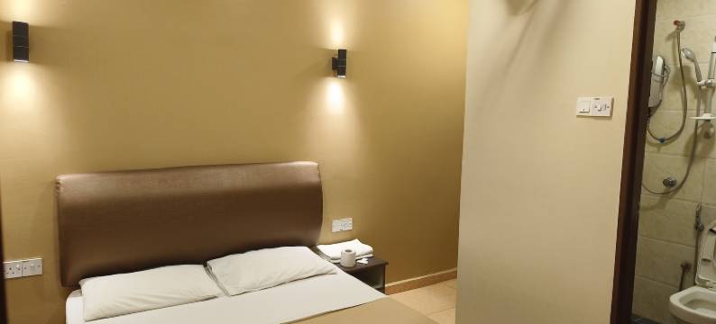 松树酒店(The Pines Hotel)图片