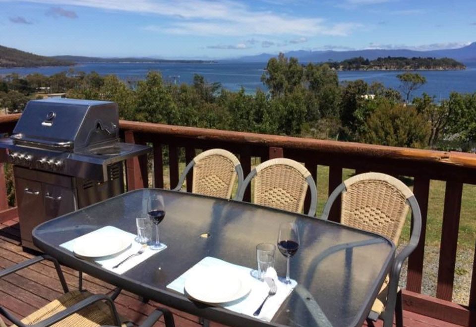 Discover Bruny Island Holiday Accommodation Hotel Overview