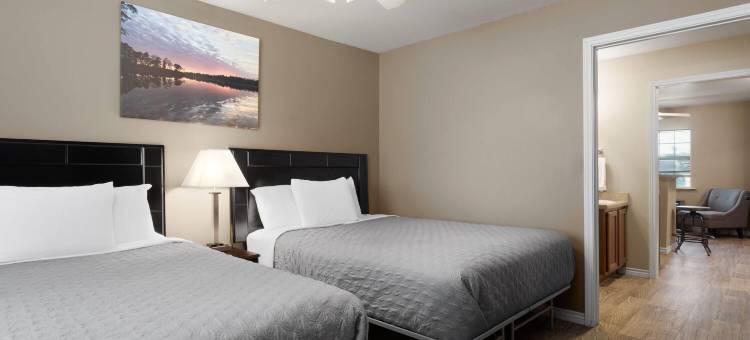 安德鲁斯鹰巢套房酒店 - 温德姆旅屋酒店(Eagle's Den Suites Andrews a Travelodge by Wyndham)图片