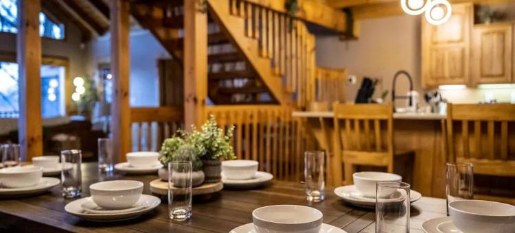 高端豪华小屋 桑拿 热水浴缸 游戏室(Round Top Way Cabin by Beyond Expectations)图片