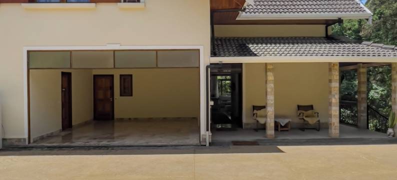 阿劳卡里亚旅馆(Araucária Lodge - 800 Metros do Capivari)图片