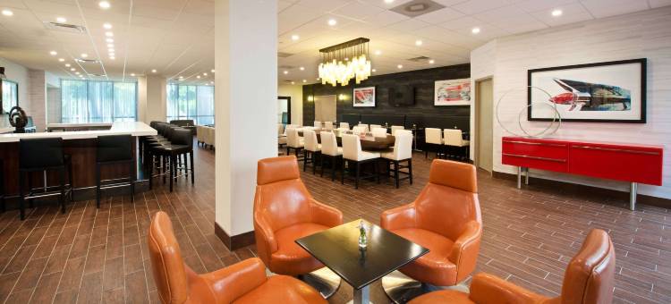 底特律利沃尼诺维希尔顿安泊酒店(Embassy Suites by Hilton Detroit Livonia Novi)图片