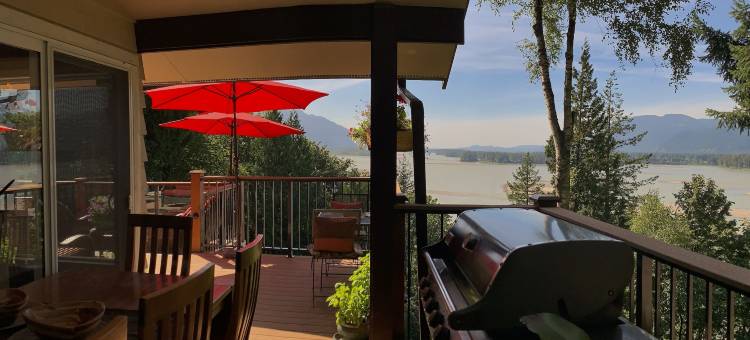 弗雷泽河缘住宿加早餐旅馆(The Fraser River's Edge B&B Lodge)图片