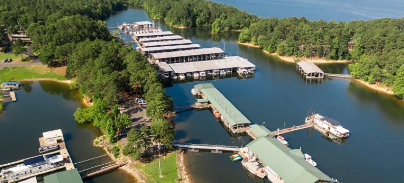 Forest View, Log-Sided Two Bedroom, Two Bath Condo on Lake Ouachita. 2 Condo by Redawning图片