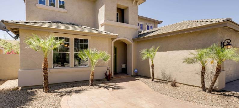 游泳池、火坑和烧烤架：古德伊尔之家！(Modern Gem with Fire Pit 3 Mi to Goodyear Ballpark!)图片