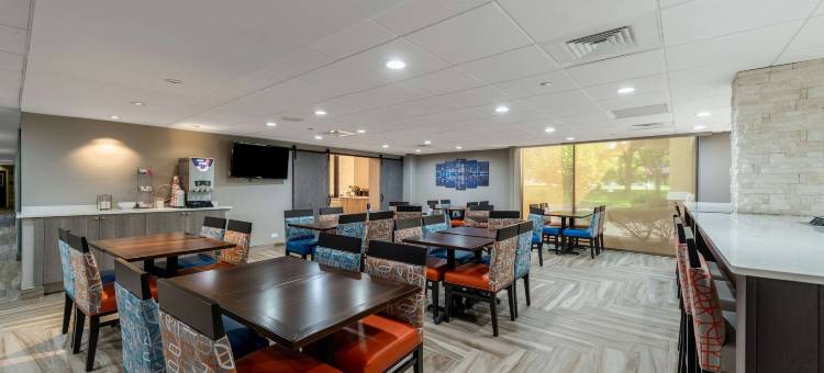 芝加哥绍姆堡舒适酒店 - 奥黑尔机场(Comfort Inn Chicago Schaumburg - O'Hare Airport)图片