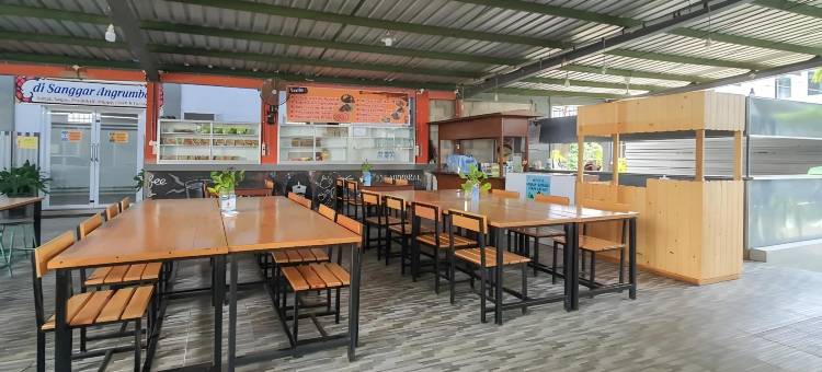 Angrumba Family Homestay Near Rsud Caruban Mitra RedDoorz图片