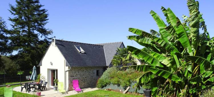 Holiday Home in Guerlesquin near Lake图片