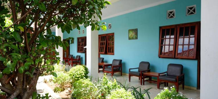 红多兹Plus伊斯兰酒店-近北加浪岸站2号(RedDoorz Plus Syariah Near Stasiun Pekalongan 2)图片